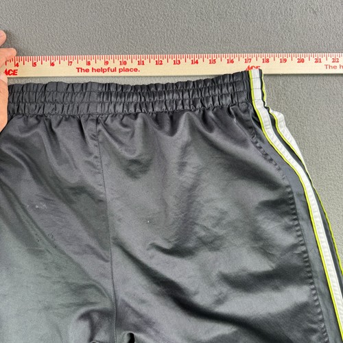 Pantaloni da pista Adidas vintage uomo L neri a righe giacca a vento foderati lime skate Y2K - Foto 4 di 15