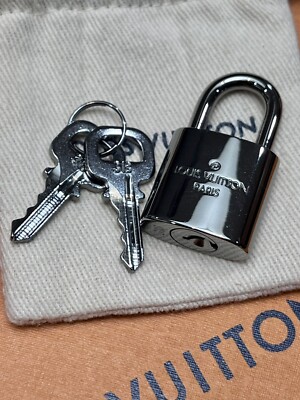 【★完売必至★】Louis Vuitton ☆ エシャルプ LOCK A.KEYS Auth Louis Vuitton Eclipse Reverse Keepall Padlock With 2