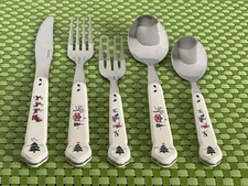 Pfaltzgraff SNOW VILLAGE Stainless Glossy Taiwan/China Flatware CHOICE B149VG