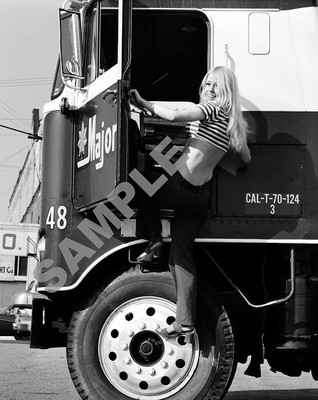 Hee Haw Misty Rowe Pinup Girl Model 1970's Semi Truck Big Rig 8''x10'' Photo 58