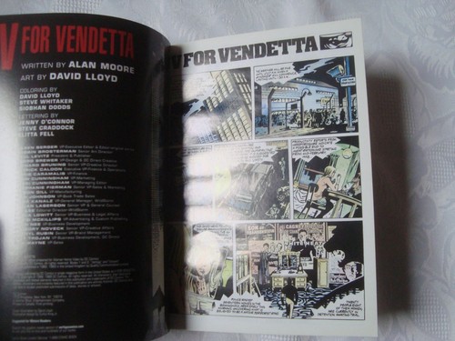 V FOR VENDETTA SteelBook + limited graphic novel book Natalie Portman DVD - Picture 5 of 6