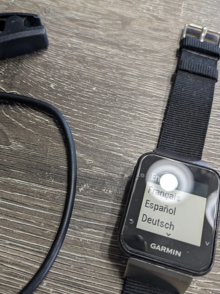 Garmin Forerunner 35. GPS Smartwatch. Inklusive Ladekabel. - Bild 2 von 4