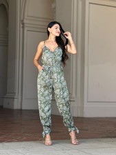 Brand New Ladies Floral green Sleevless Jumpsuit Size Medium Casual, business