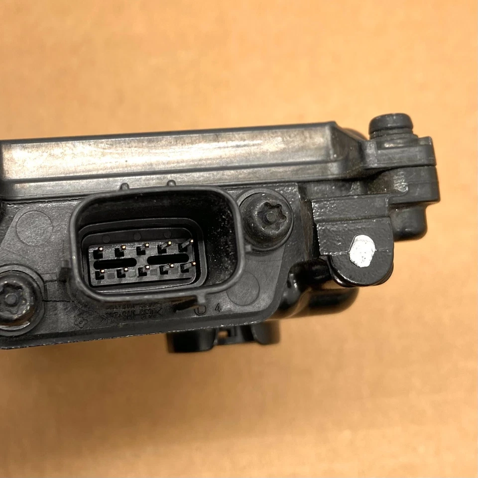 Conjunto de unidad de radar adaptativo de control de criuse sensor de distancia Honda Fit OEM 18-19 Foto 4 de 4