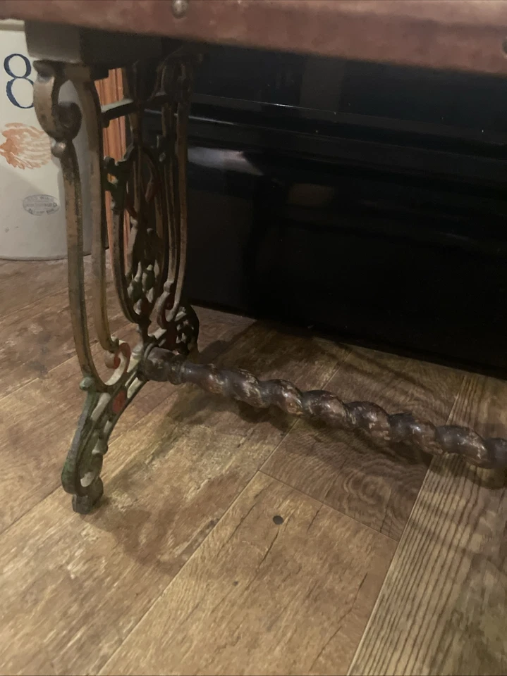 ANTIGUO BANCO VICTORIANO VENTANA O TOCADOR DE HIERRO FUNDIDO CON ASIENTO DE TERCIOPELO - MUY RARO Foto 3 de 4