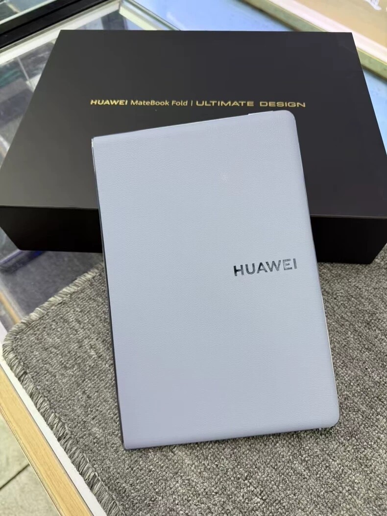HUAWEI MateBook Fold 32GB 2TB 影黑 Buy Huawei MateBook Fold Ultimate Design 32GB/2TB