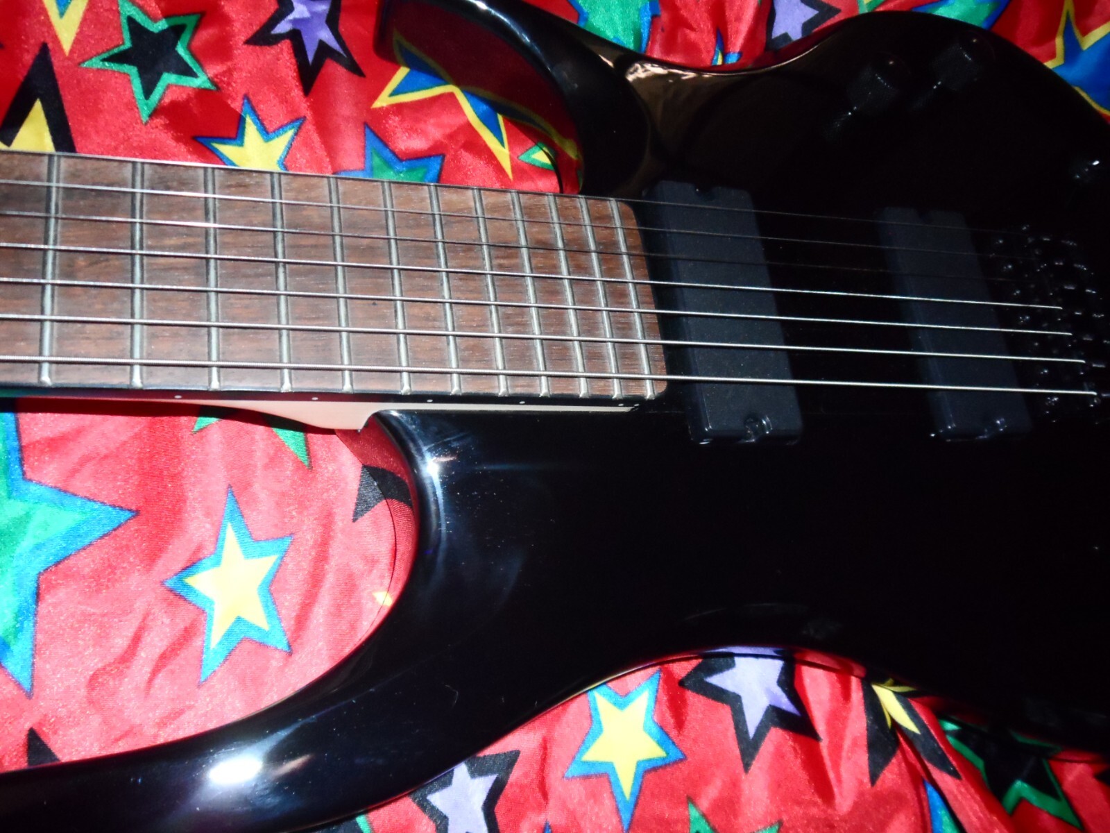 SUPERB SUBZERO 7 JET BLACK ELECTRIC GUITAR , 1 PICK UP NOT WORKING