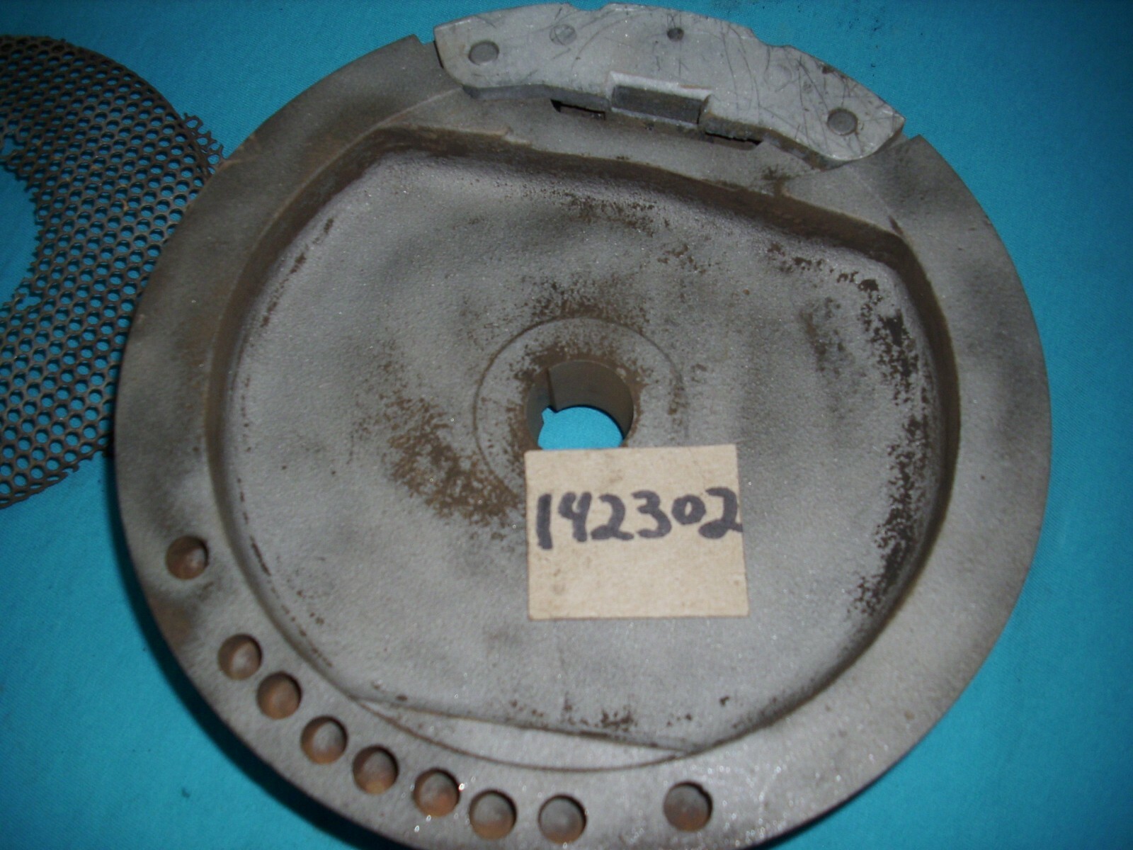 Vintage B/S MODEL 142302 Horizontal Shaft Engine Flywheel 295214 W  