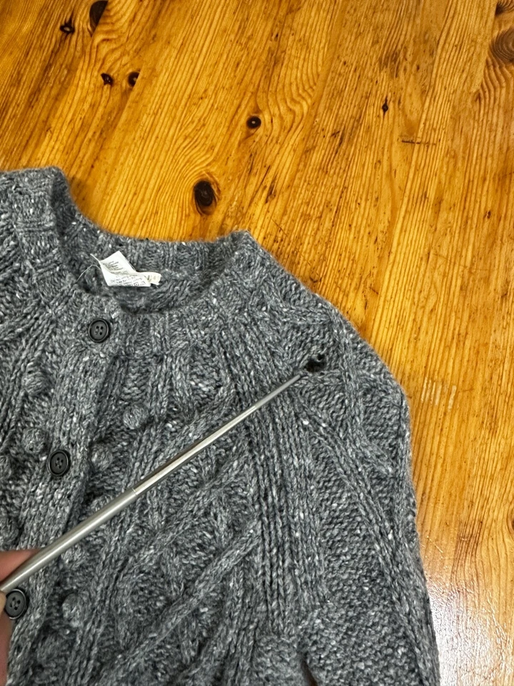 Cárdigan Crewcuts Tejido con Cable Niña Gris Talla 14 Mezcla de Lana *Agujeros Foto 2 de 4