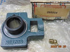 NEW AMI NST206 ECCENTRIC COLLAR NARROW SLOT TAKE-UP W/ BEARING UG206-20