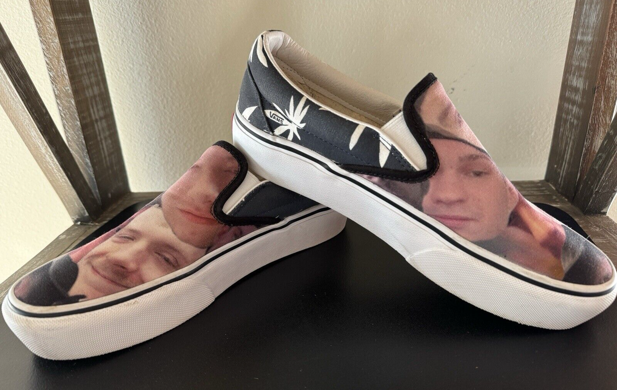 VANS CLASSIC Unisex Slip On SHOES Size Mens 7.5 Women 9 | eBay display picture 1