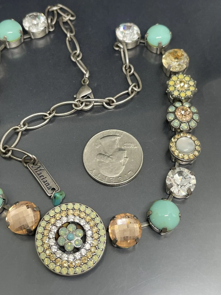 COLLAR MARIANA FIRMADO CRISTALES DE SWAROVSKI TONO PLATA MOSAICO AZUL AGUA ROSA Foto 4 de 4