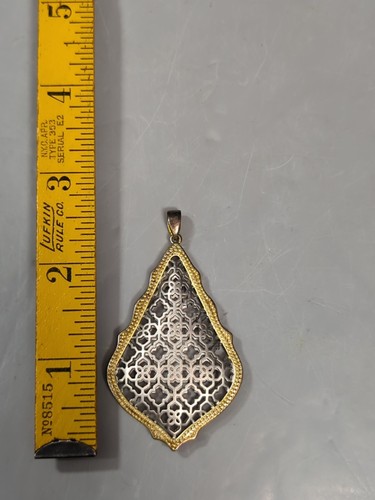 Kendra Scott Aiden Gold & Silver Tone Filigree Pendant - Bild 4 von 4