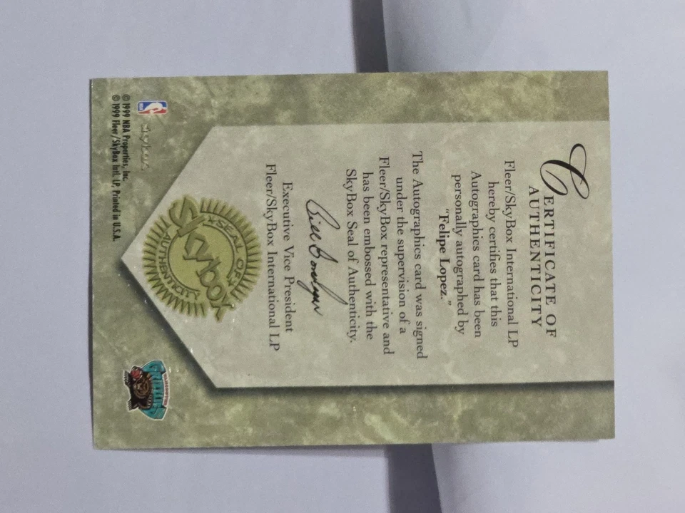 Felipe Lopez Basketball Card 1999-00 Skybox Premium Autographics Lopez Auto - Image 4 of 4