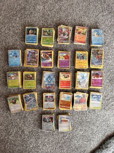 100 Pokémon Karten Konvolut Bulk, Pack frisch 10 Holo und 1 V oder höher enthalten - Bild 1 von 3