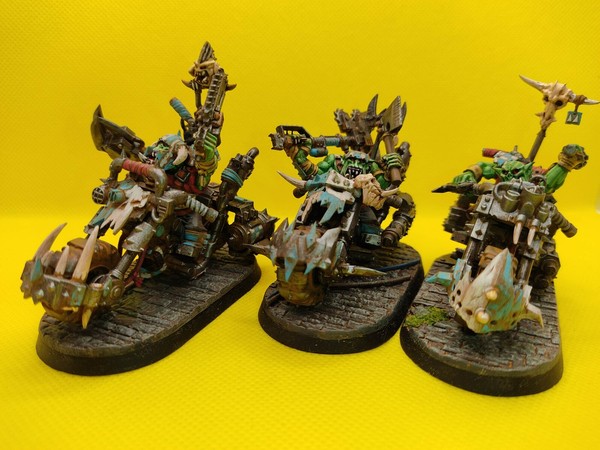 3 Warhammer 40K Motos de guerra Ork pintada Pro - 40K Ork Warbikes Pro painted