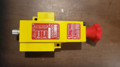 NUMATICS LOCKOUT VALVE VT30N04Y 1/2 IN 150 PSI 10 BAR