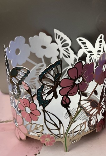 Bath&Body Works 🌸🌺🌷🦋Butterflies In The Garden🌸🌺🌷🦋 3 Wick Candle Holder - Picture 2 of 5