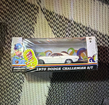 GreenLight 1:43 1970 Dodge Challenger R/T White Diecast Car w/ Case