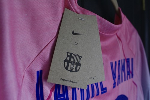 Barcelona Special Edition Pink Jersey - Lamine Yamal 10 - Size S - Picture 8 of 8