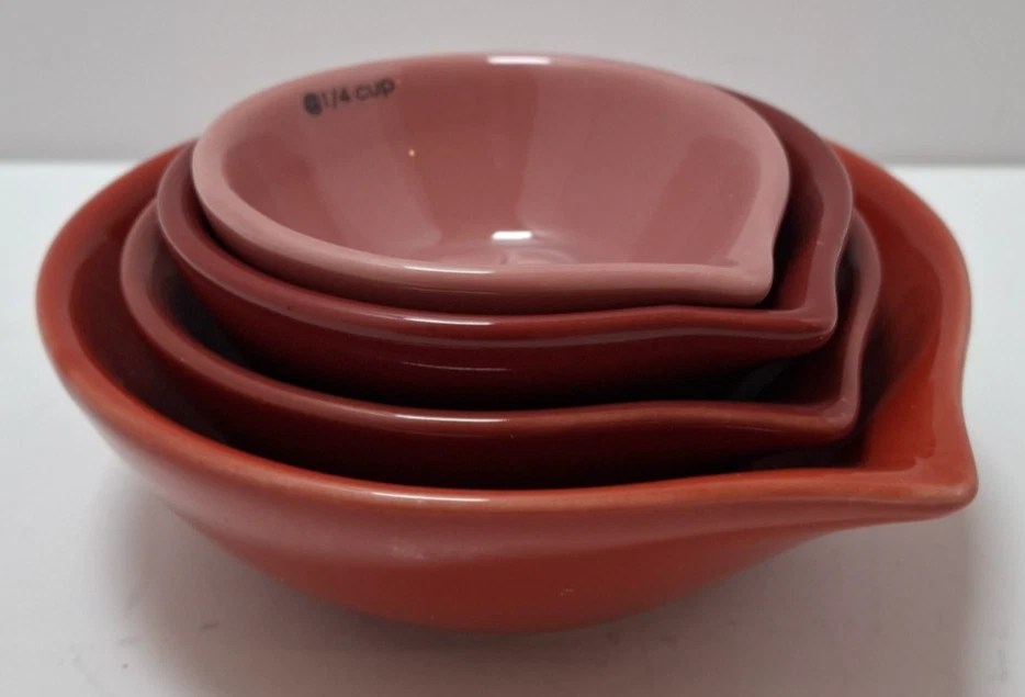 Chantal Nesting Measuring Cups w/Pour Spout 1/4 1/3 1/2 1 Cup Set of 4