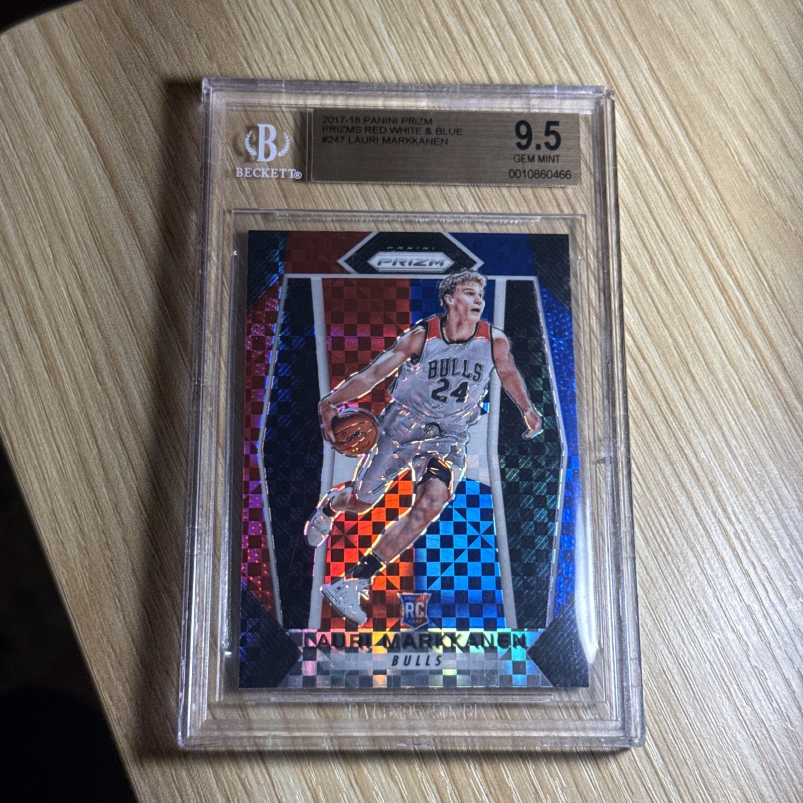 2017-18 Panini Prizm Lauri Markkanen RC Red White Blue Prizm BGS 9.5 ROOKIE
