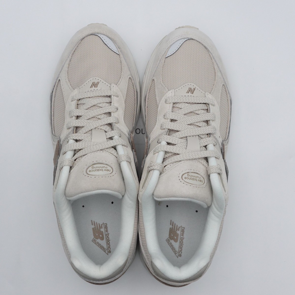 Size 9 Men's New Balance 2002R Sneakers M2002RJN Light Dark