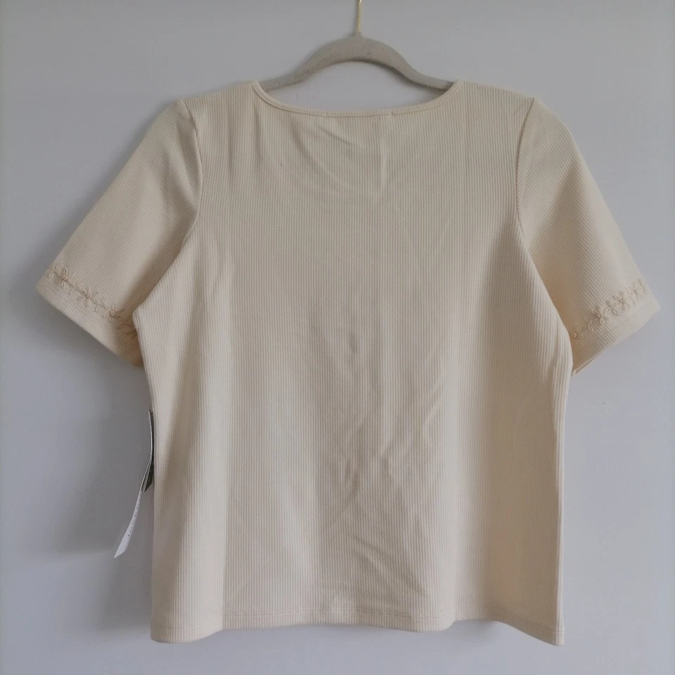 NWT Josephine Chaus Womens Ivory Stretch Embroidered Blouse Top Petite Size M - Image 4 of 4