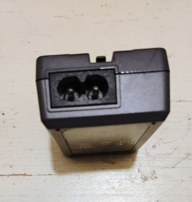 Olympus LI-10C Battery Charger   Genuine OEM   For LI-10B / LI-12B Batteries   T