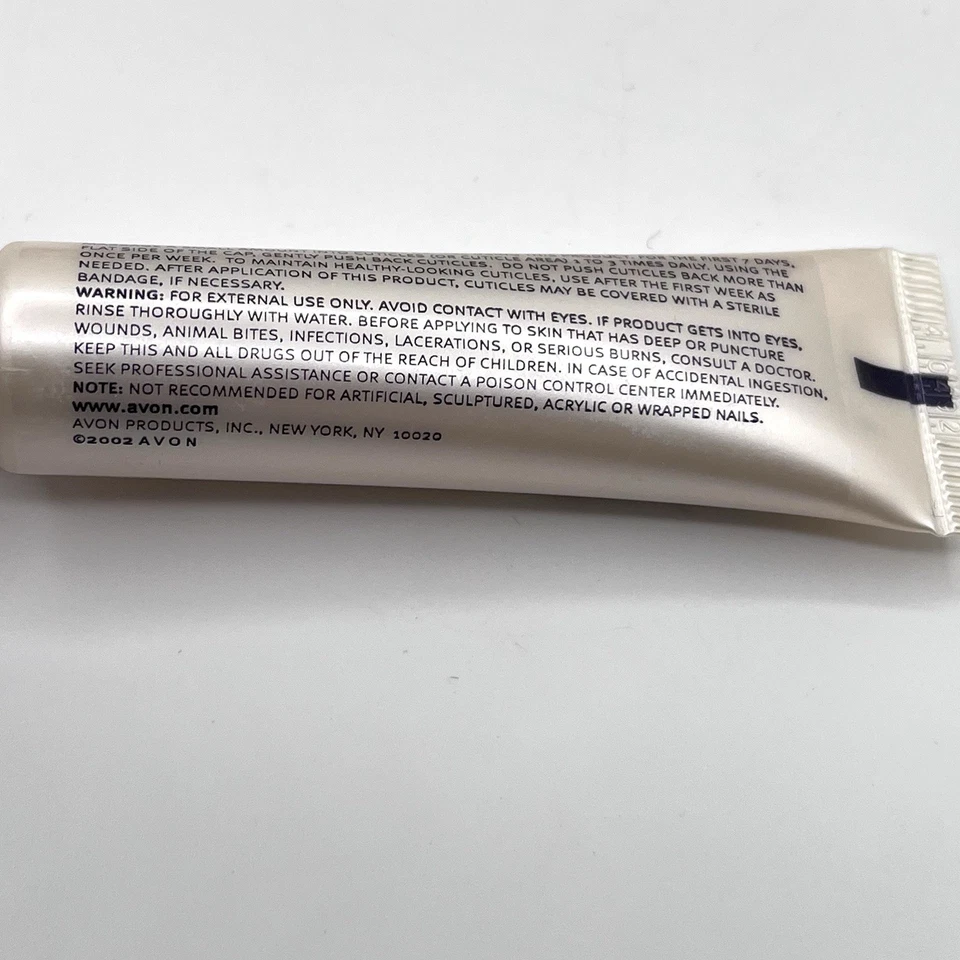 Complejo de desaparición de cutículas Avon Nail Experts Advanced Mira 15 ml 0,5 fl oz NUEVO Foto 4 de 4