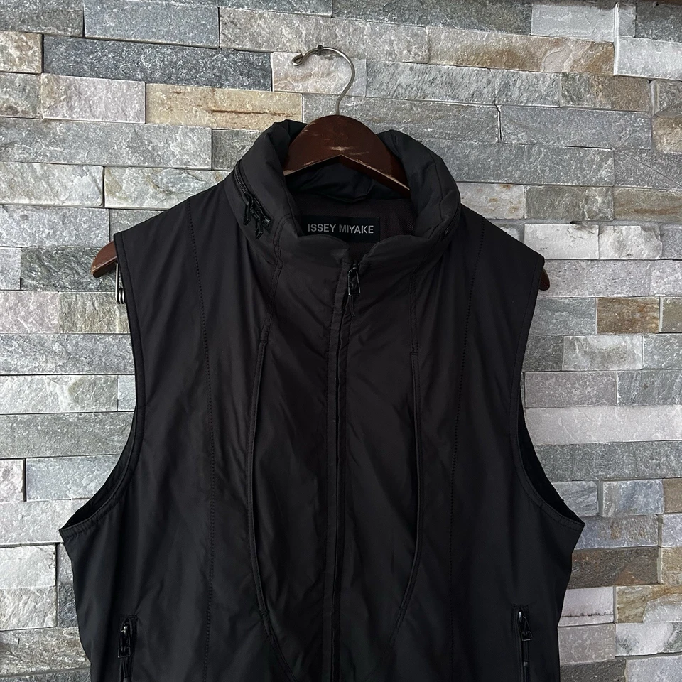 RARE Vintage Issey Miyake Tactical Zip Best Nylon Packable Hood Size Large - Image 2 of 4