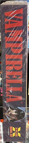 Vampirella X-Plus Model Kit Dynamite 1/8 Scale Sealed Box - Picture 2 of 6