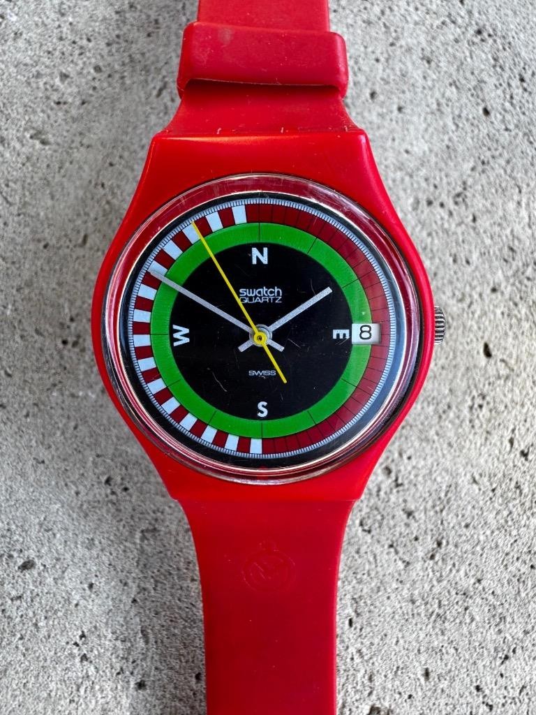 w Quartz GR-400 Red Swiss Compass Analog 1980s Vintage Wristwatch Date Swatch - vintagewatches.pk