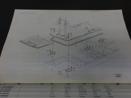 Volvo EC300E Excavator Parts Catalog Manual - Picture 6 of 12