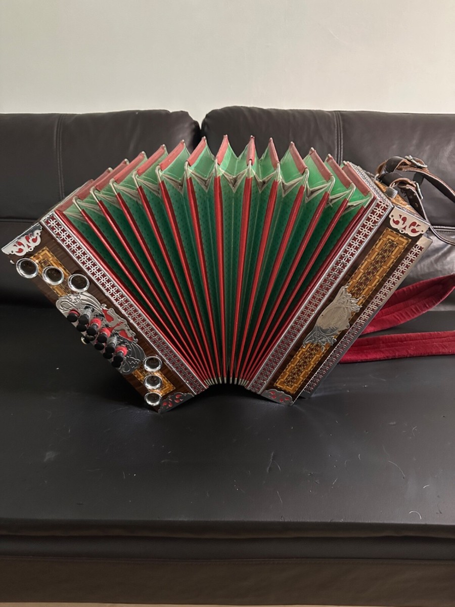 MELODIJA MENGES SLOVENIA 3 ROW ACCORDION. CFBb | eBay
