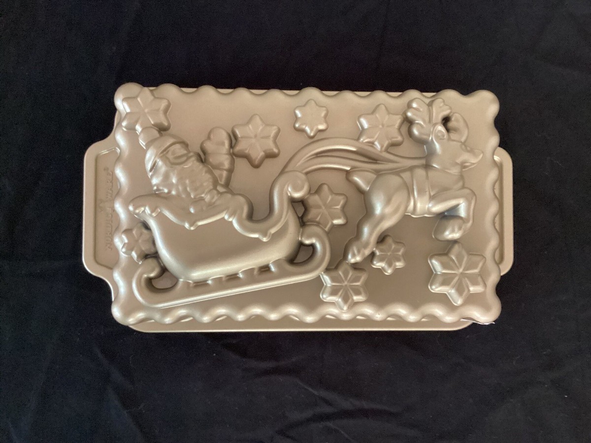 Nordic Ware 3D Santa’s Sleigh, Cup Cast Iron Loaf Pan