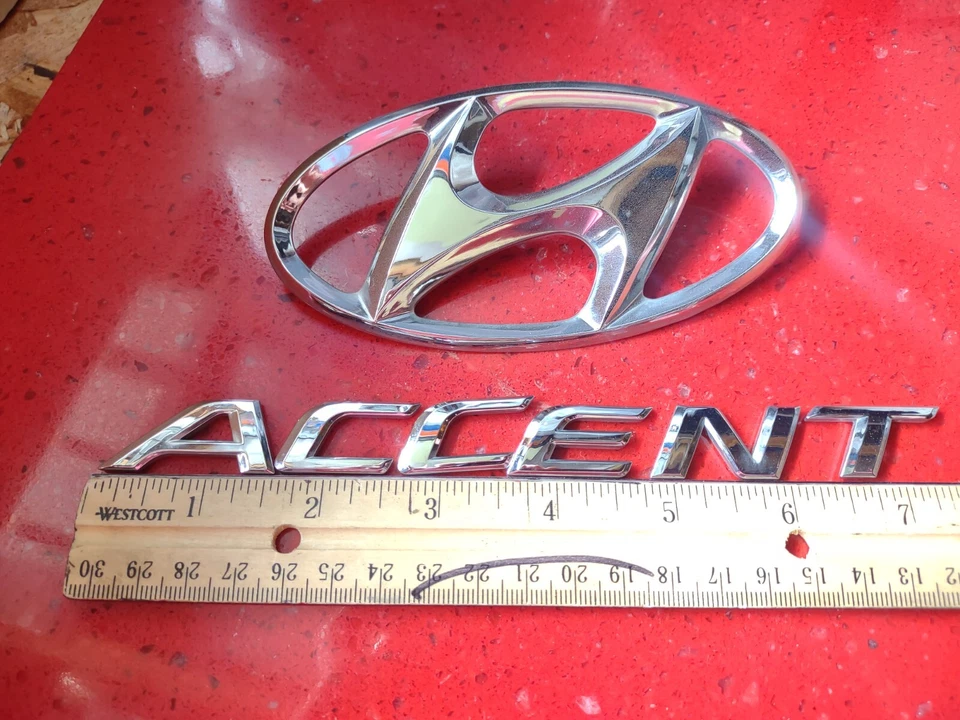 Emblema de maletero genuino Hyundai Verna Accent BAdge 2012-16 Dodge Attitude Foto 4 de 4