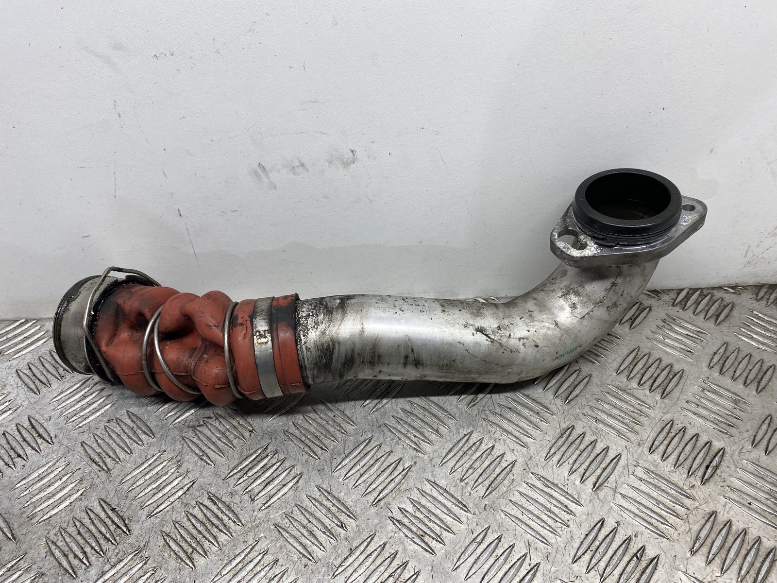 BMW 5 Serie Ladeluftkühler Boost Rohr 7798098 M57n Diesel online 