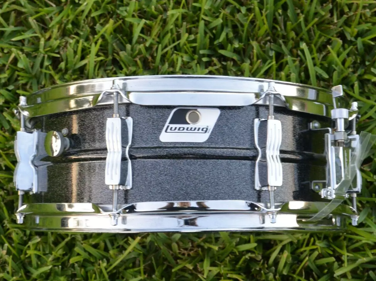 Ludwig black galaxy snare drum deals