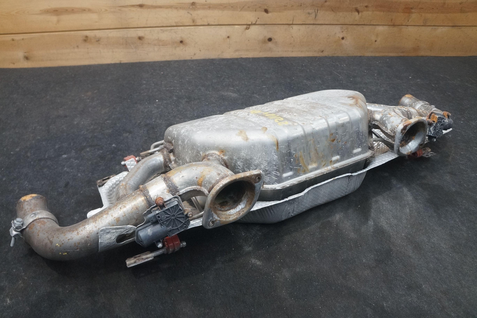 Rear Exhaust Muffler Silencer Tail Pipe JY53-5230-AB OEM Aston Martin DB11 2020