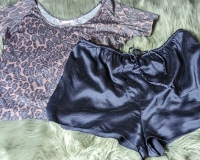 Vintage Y2K Victoria's Secret 2-Piece Silk Pajamas Shorts & Shirt Set Large