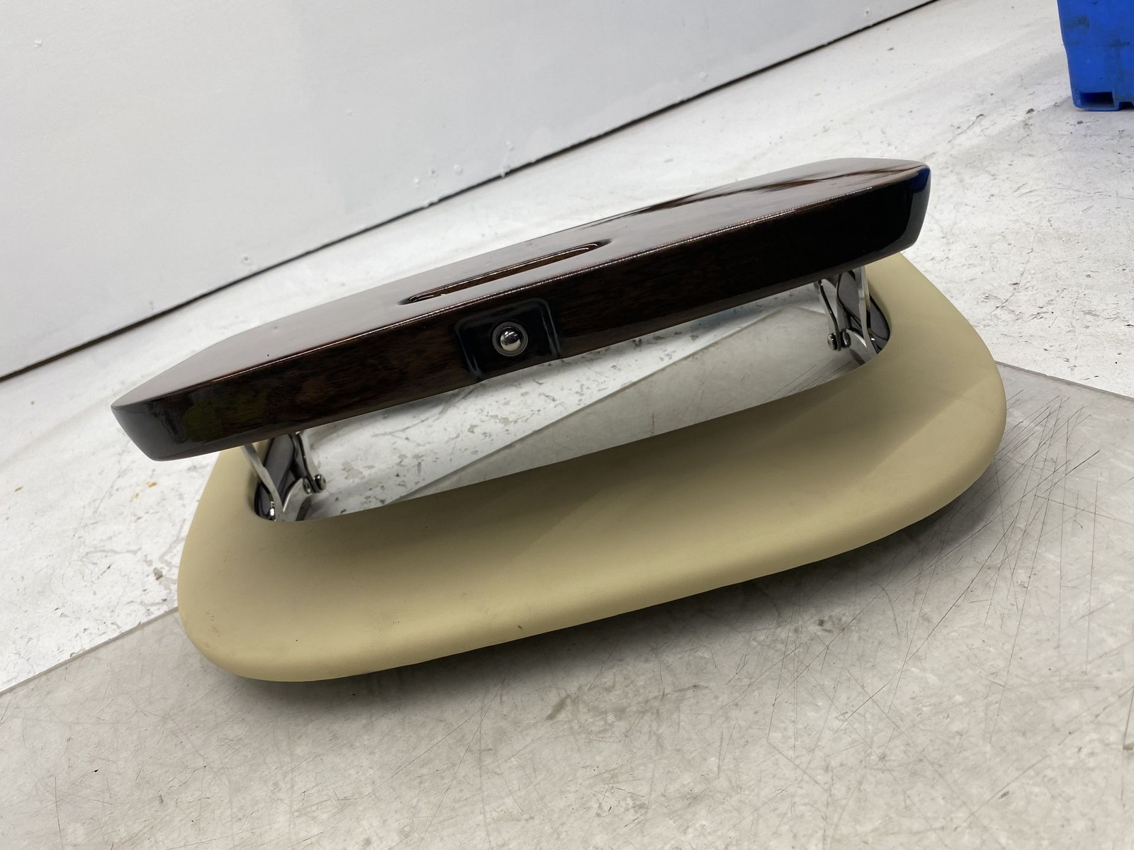 2010-2020 BENTLEY MULSANNE FRONT RIGHT PASSENGER SIDE SEAT REAR FOLDING TABLE