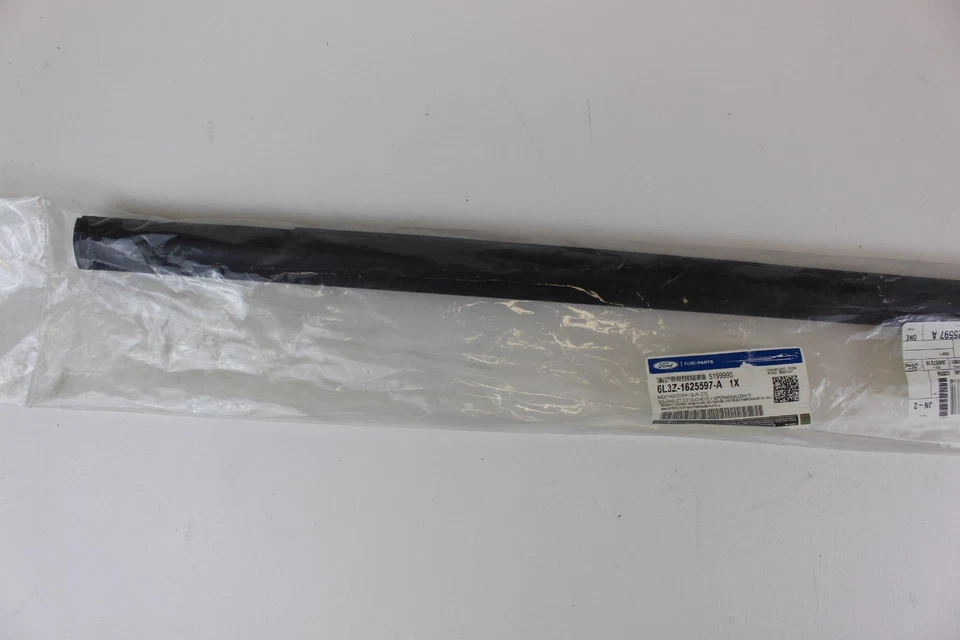 Moldura ventana trasera izquierda ford 6l3z-1625597-a f-150 marca lt Foto 3 de 4