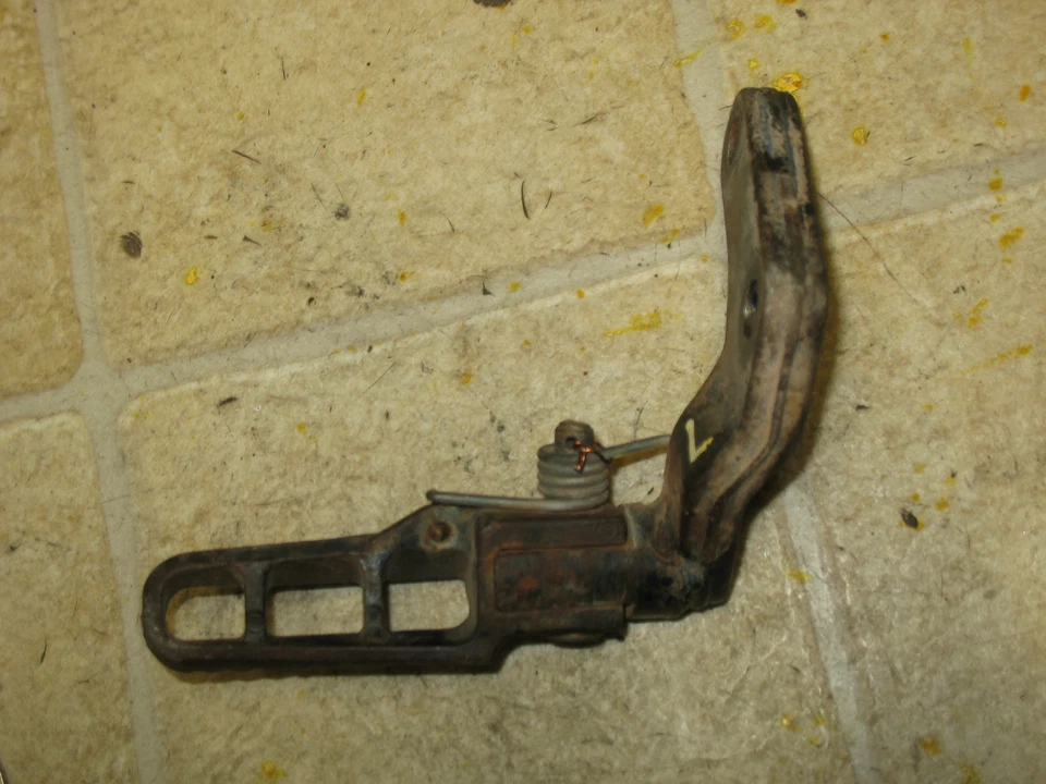 81 SUZUKI DR500 ESTRIBA IZQUIERDA Y SOPORTE Foto 4 de 4