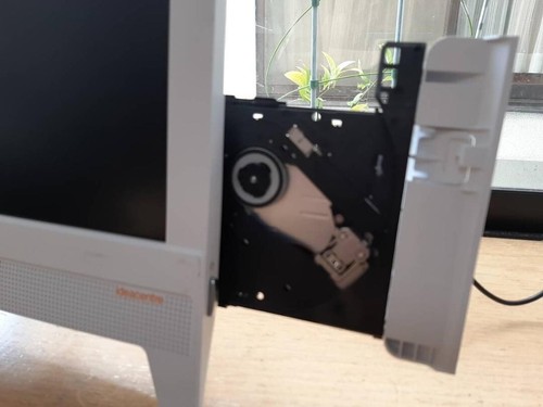 Lenovo ideacentre AIO 310-20IA Celeron J3555 2.00GHz x2 Cores SSD 256GB RAM 8GB - Picture 6 of 10