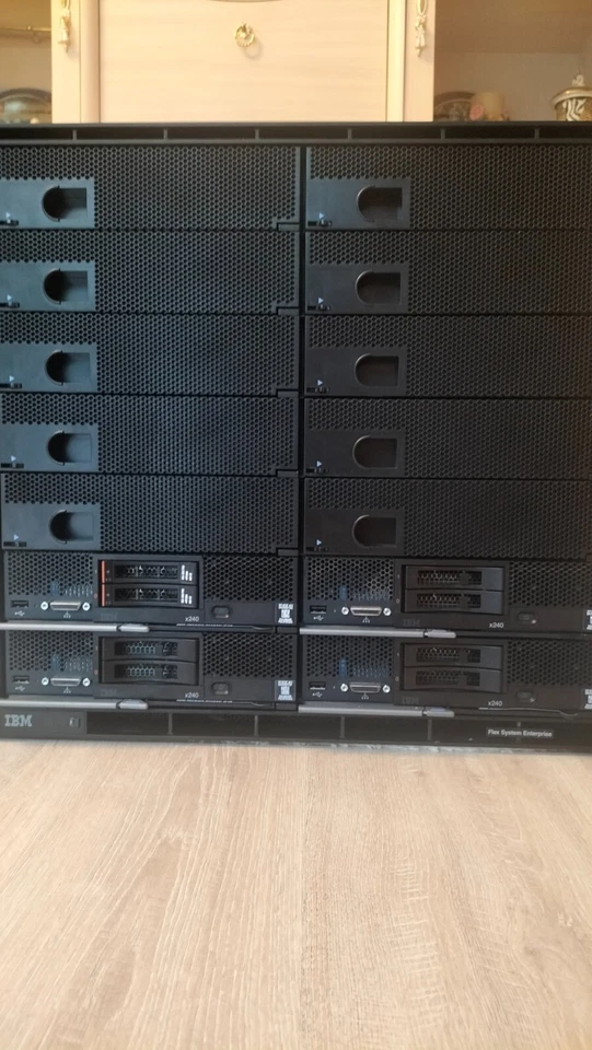 ibm blade server 81y2891, IBM Flex System Enterprise 14-Steckplätze