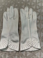 Elvette Ladies Gloves Pin Tuck Detailing. Vintage