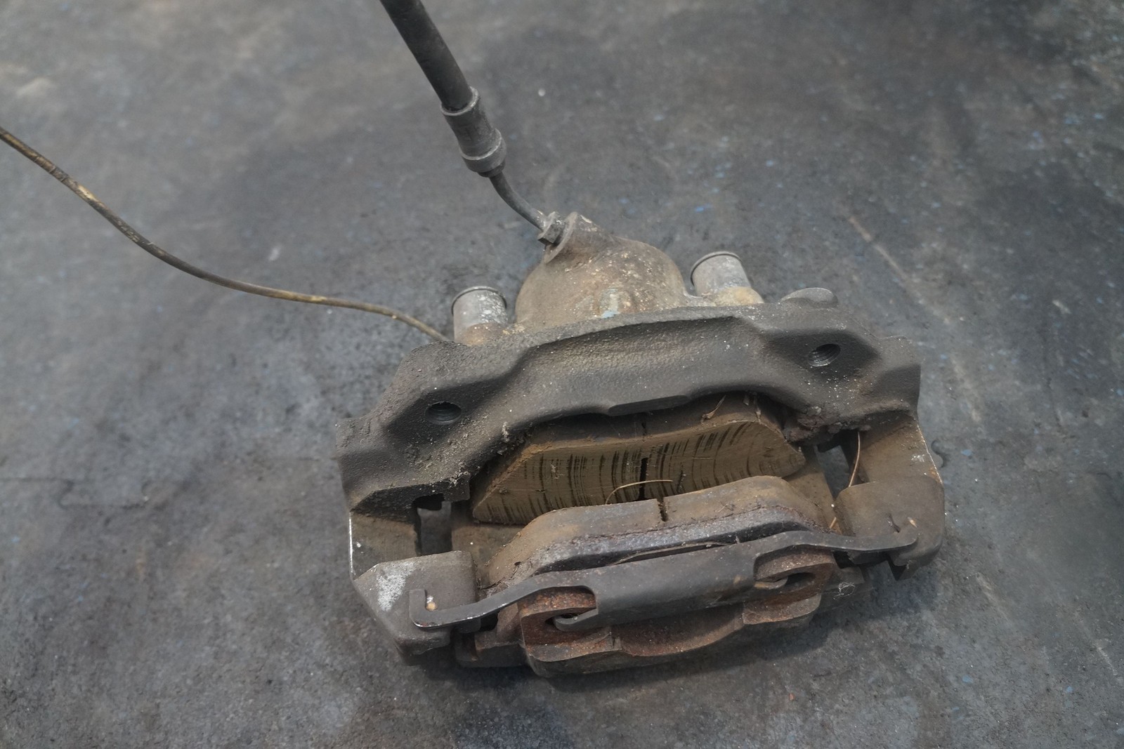 Front Right Brake Caliper & Bracket OEM Ferrari Mondial 8 1982