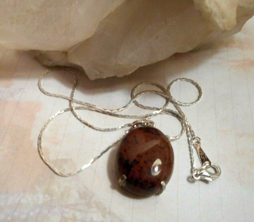 Silver tone chain necklace with a mahogany colored acrylic oval pendant - Picture 4 of 6