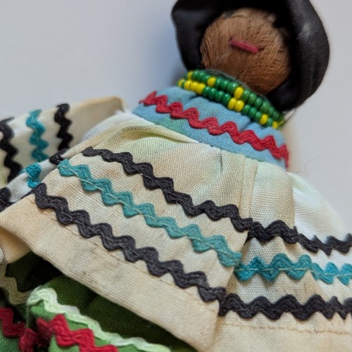 Vintage Native American Seminole Indian Woman Doll - 4.5" Bead & Cloth Figure - Picture 6 of 7